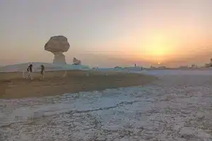 Deserto Nero Egitto: Safari e Tour nell'Oasi Calda